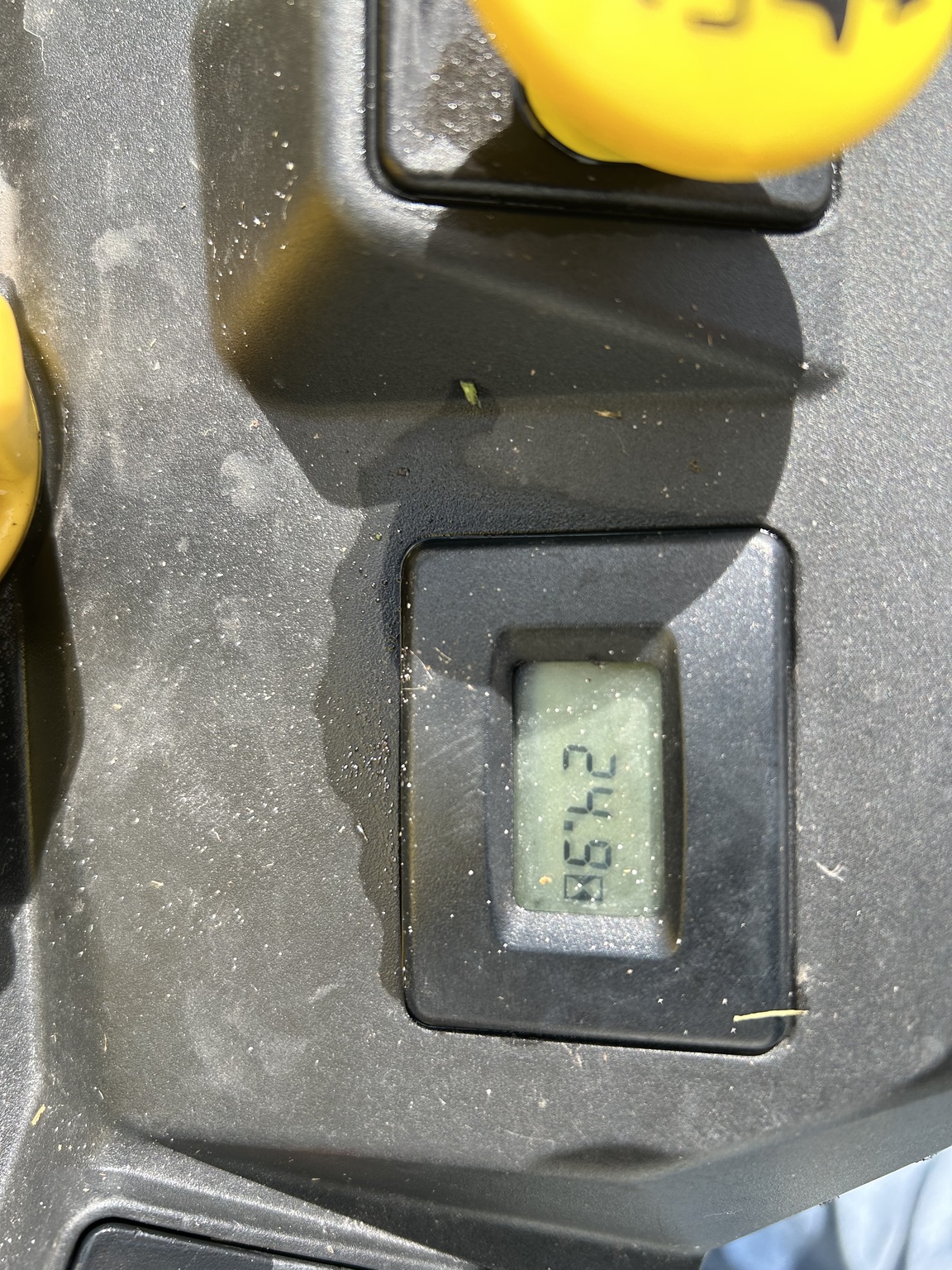 2023 John Deere Z330R Image 3