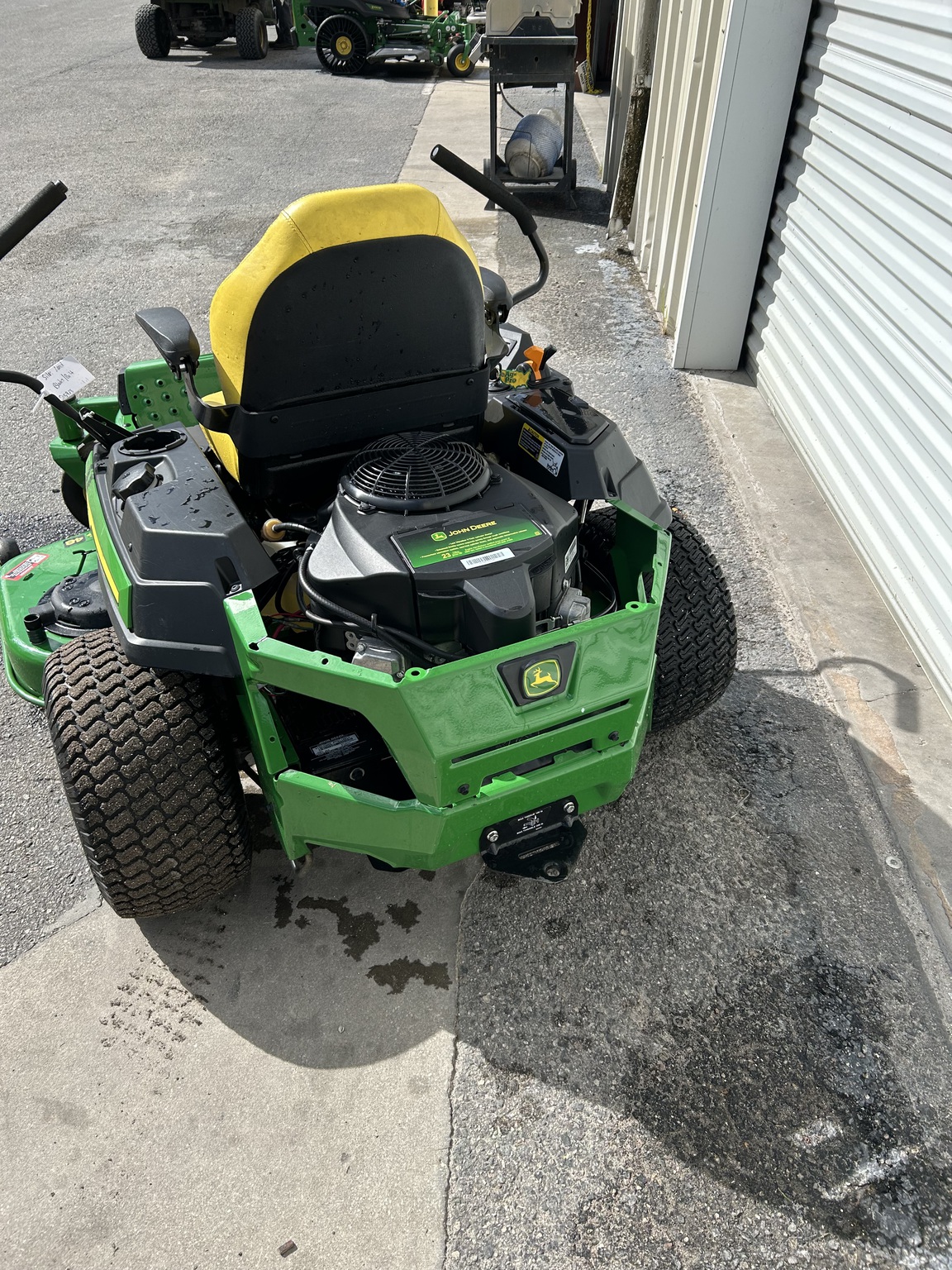 2023 John Deere Z330R Image 6