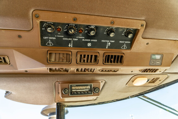 Used 1983 John Deere 4250 Row Crop Tractors at Koenig Equipment in Anna, OH - Photo28