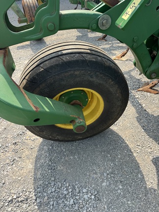 2015 John Deere 2210