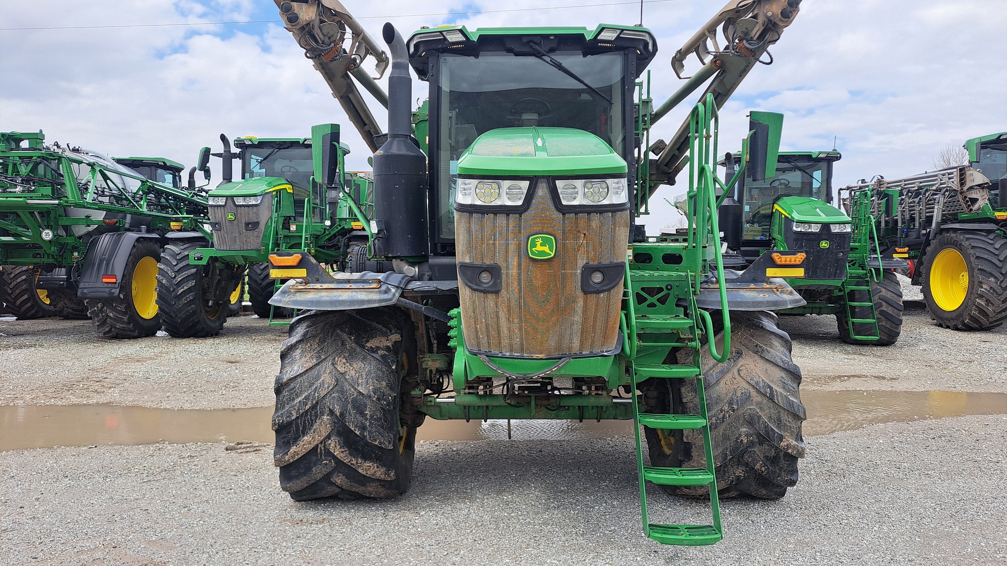  2023 John Deere 800R at Heritage Tractor in Macomb, IL