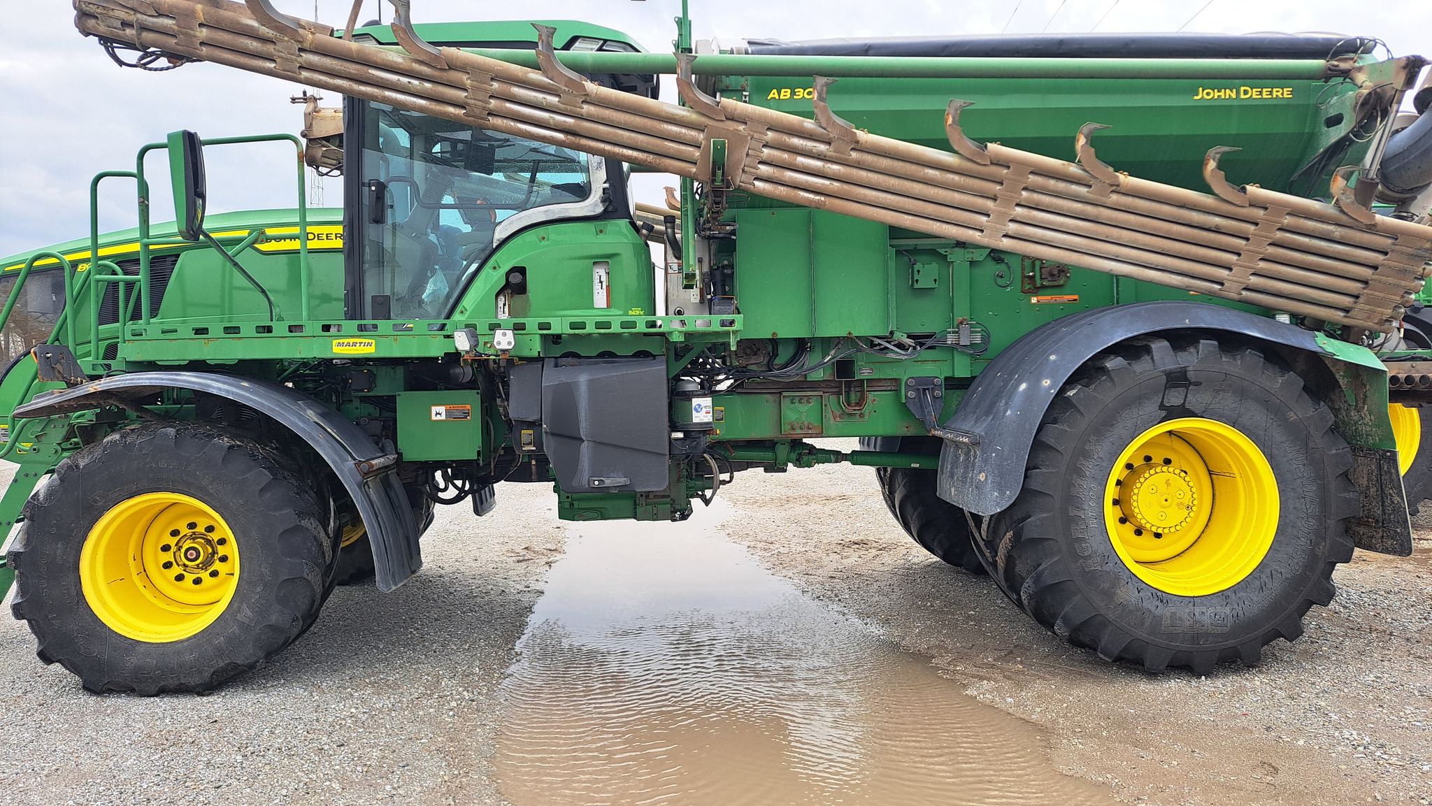  2023 John Deere 800R at Heritage Tractor in Macomb, IL