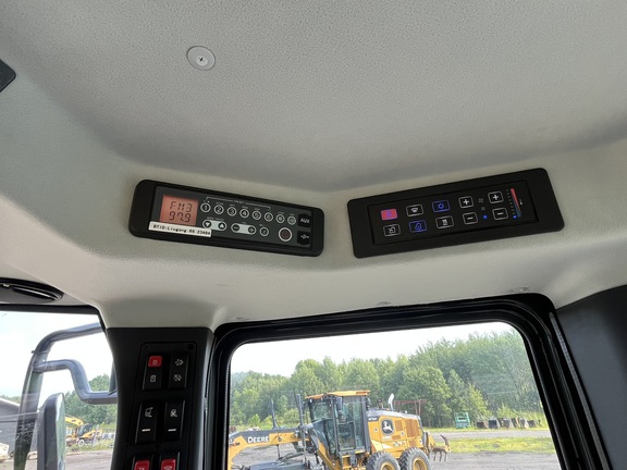 2023 Liebherr 848HV