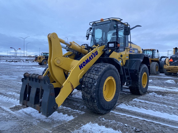 2022 Komatsu WA320