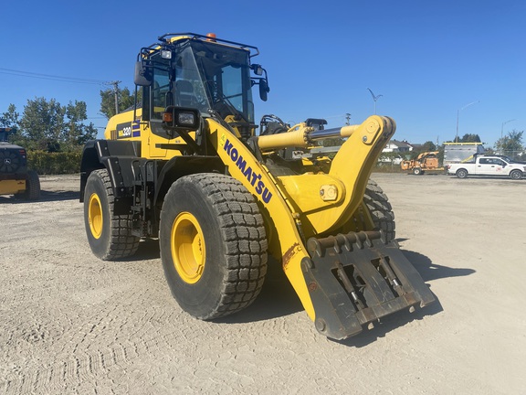 2022 Komatsu WA320