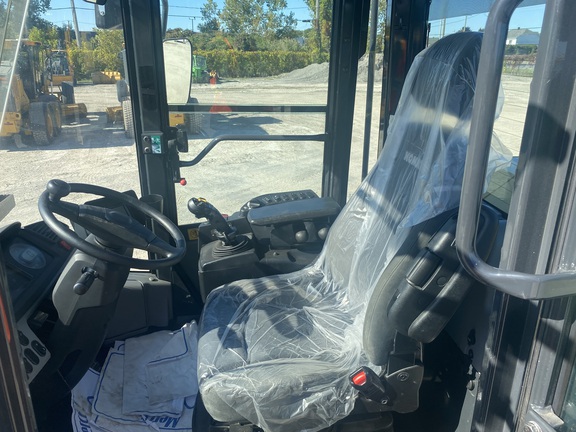 2022 Komatsu WA320