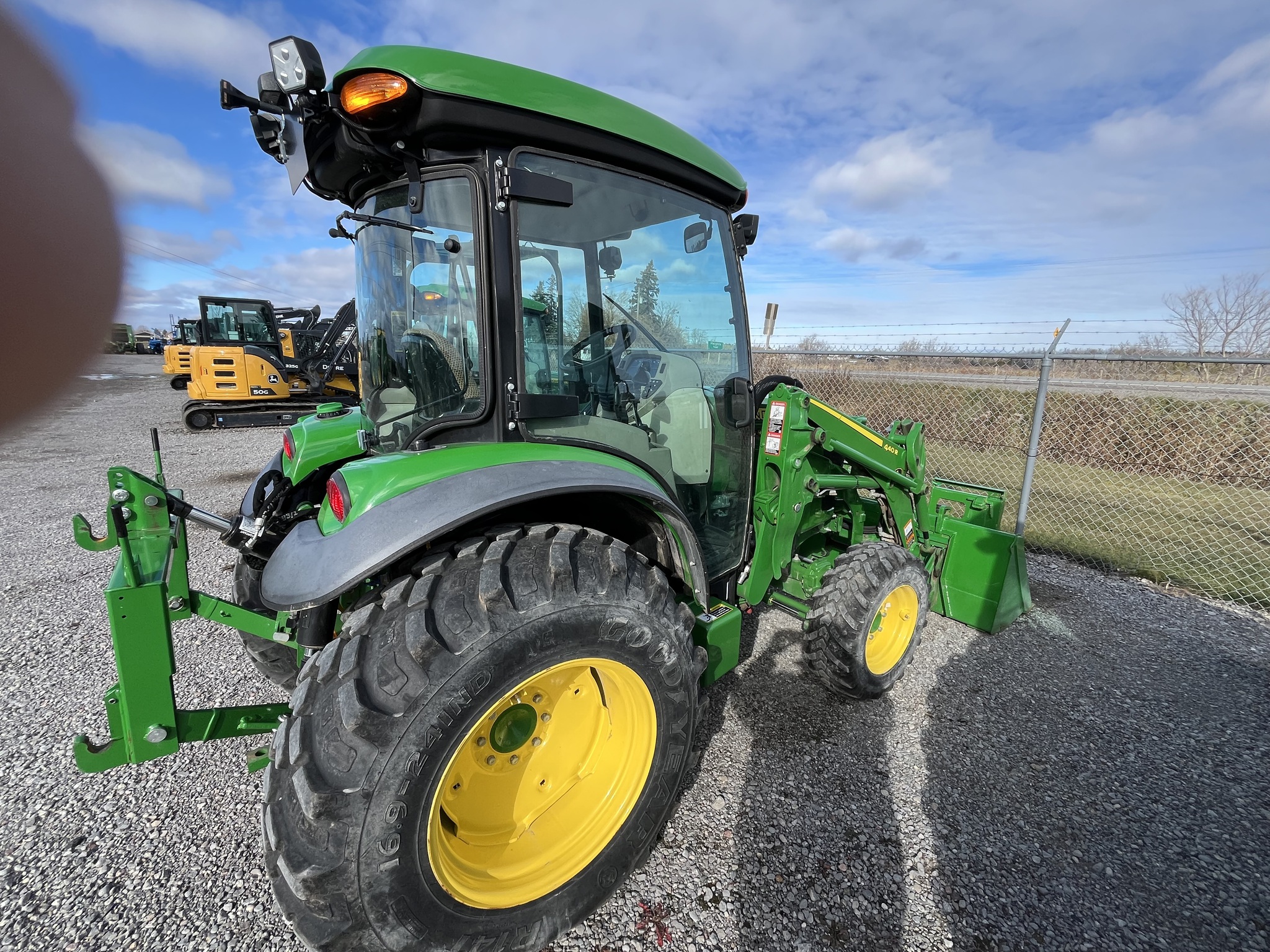 2024 John Deere 4075R Image 2