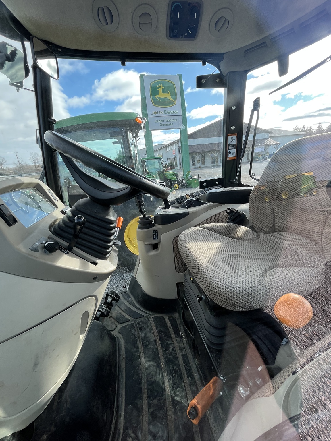 2024 John Deere 4075R Image 6