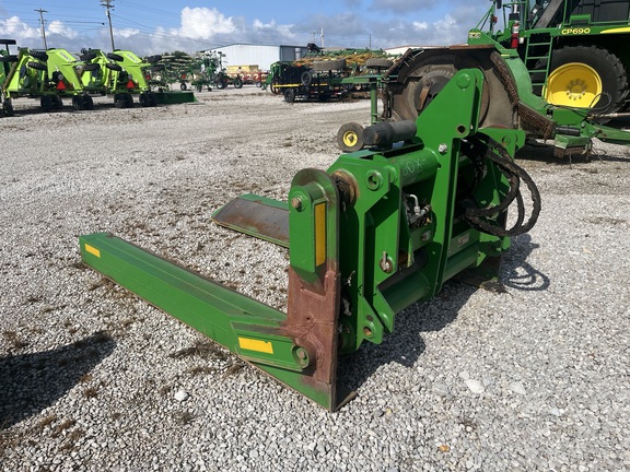 2019 John Deere CM1100