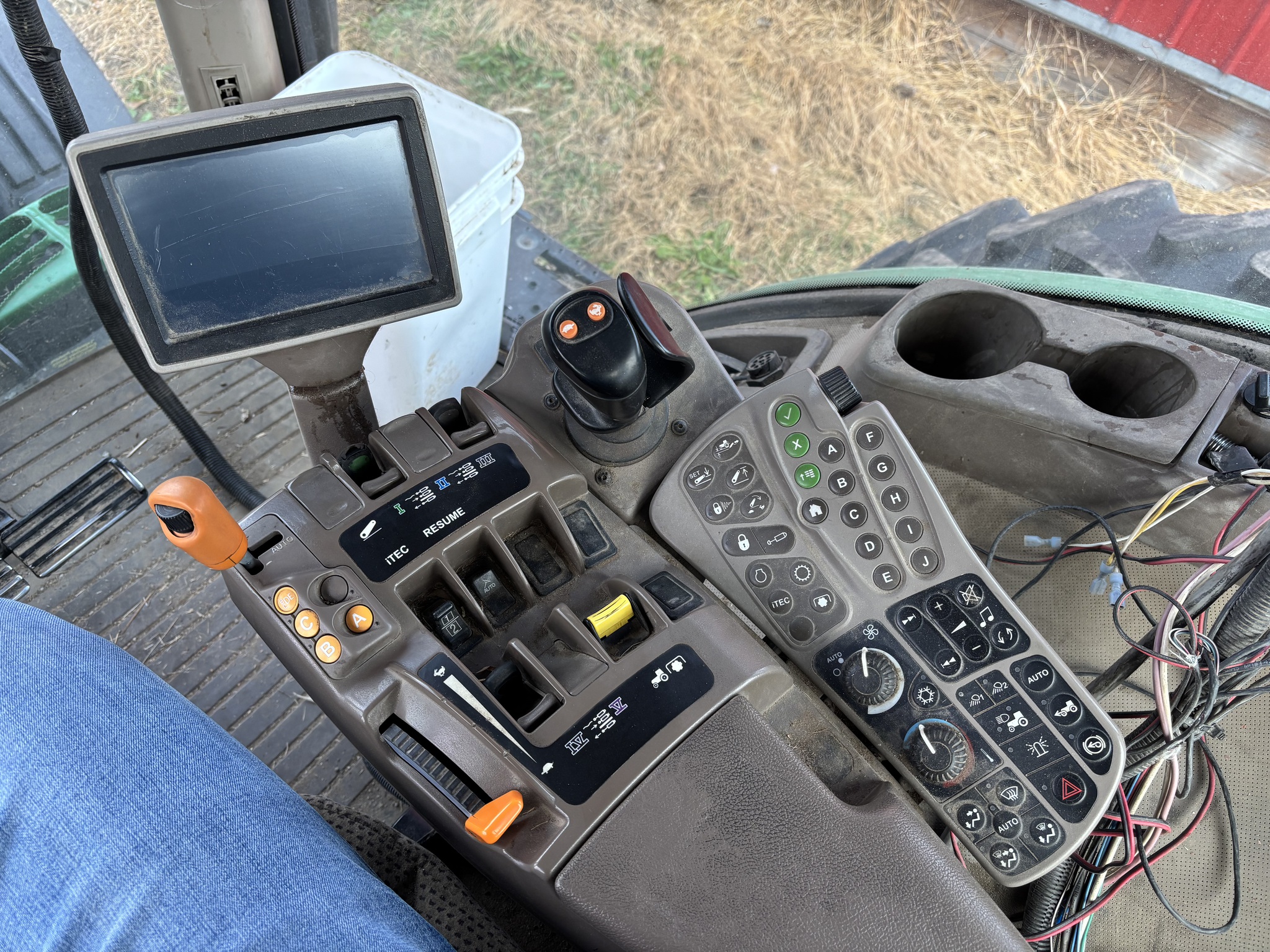  2012 John Deere 7200R at Heritage Tractor in Clinton, MO