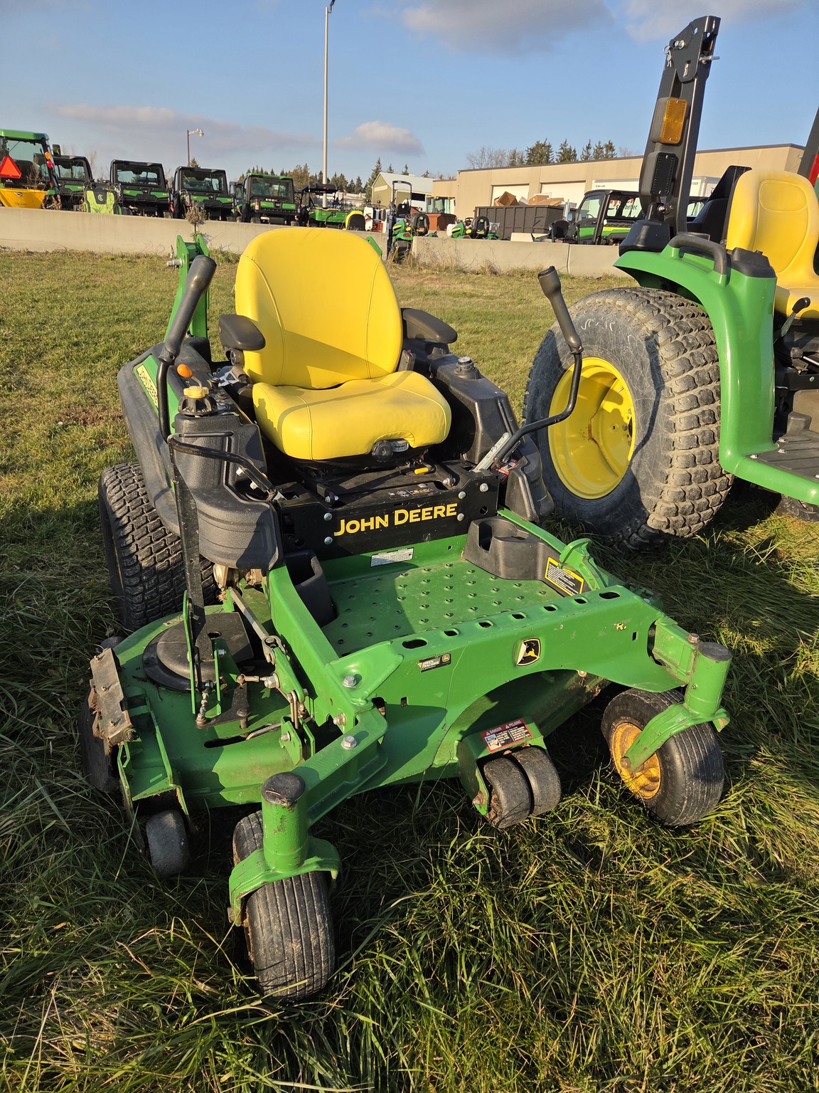 2015 John Deere Z950R Image 2