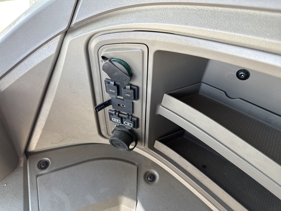 Used 2025 John Deere X9 1000 Combines at Horizon Ag & Turf in Lloydminster, AB - Photo16