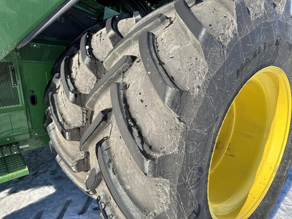 Used 2025 John Deere X9 1000 Combines at Horizon Ag & Turf in Lloydminster, AB - Photo10