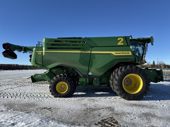 Used 2025 John Deere X9 1000 Combines at Horizon Ag & Turf in Lloydminster, AB - Photo4
