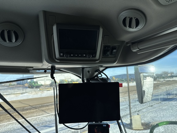 Used 2025 John Deere X9 1000 Combines at Horizon Ag & Turf in Lloydminster, AB - Photo13