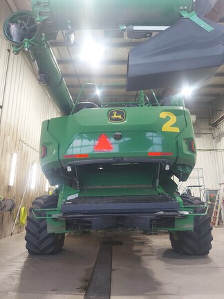 Used 2025 John Deere X9 1000 Combines at Horizon Ag & Turf in Lloydminster, AB - Photo19
