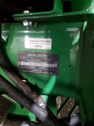 Used 2025 John Deere X9 1000 Combines at Horizon Ag & Turf in Lloydminster, AB - Photo21