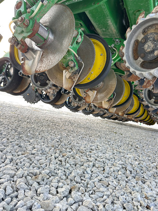 2022 John-Deere 1775NT