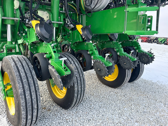 2022 John-Deere 1775NT