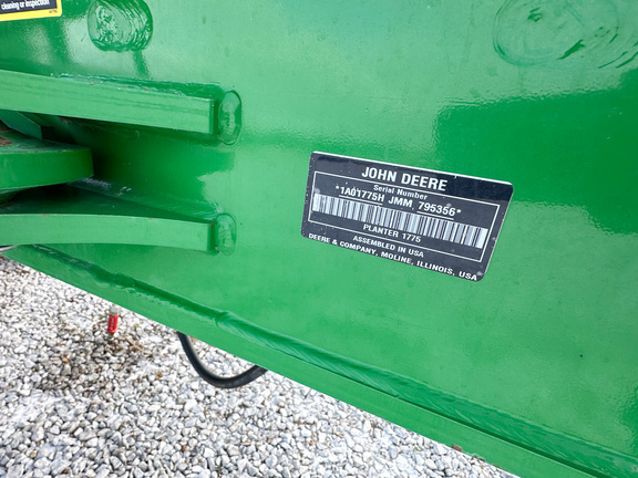 2022 John-Deere 1775NT