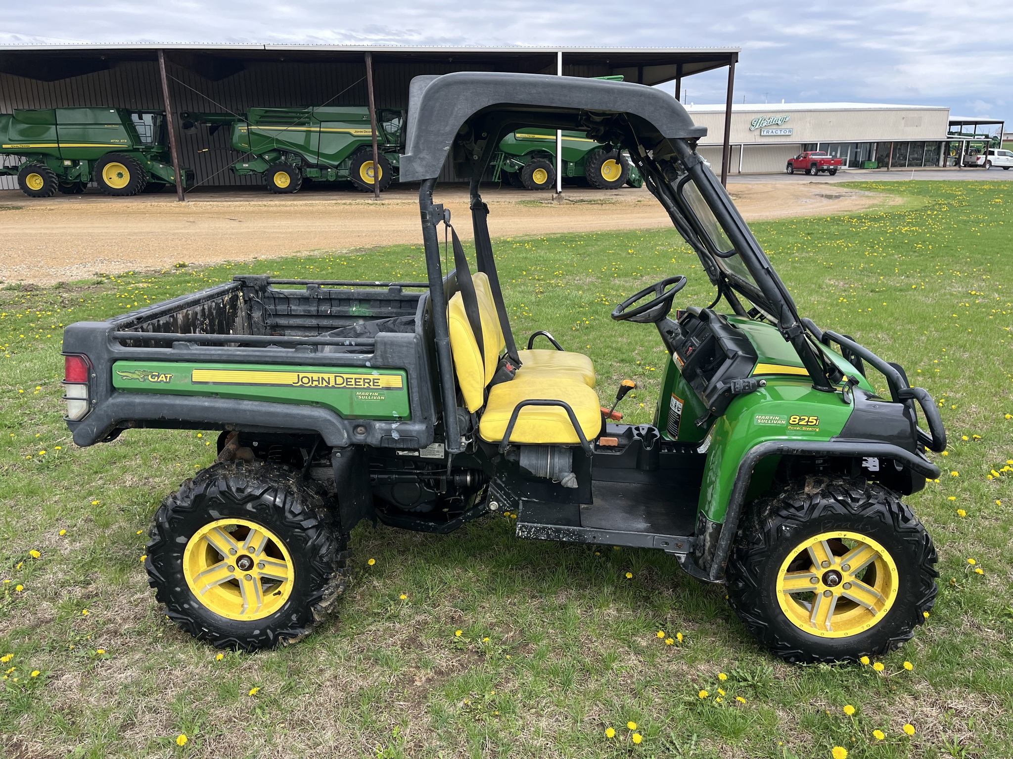  2014 John Deere XUV 825I GREEN at Heritage Tractor in Princeton, IL