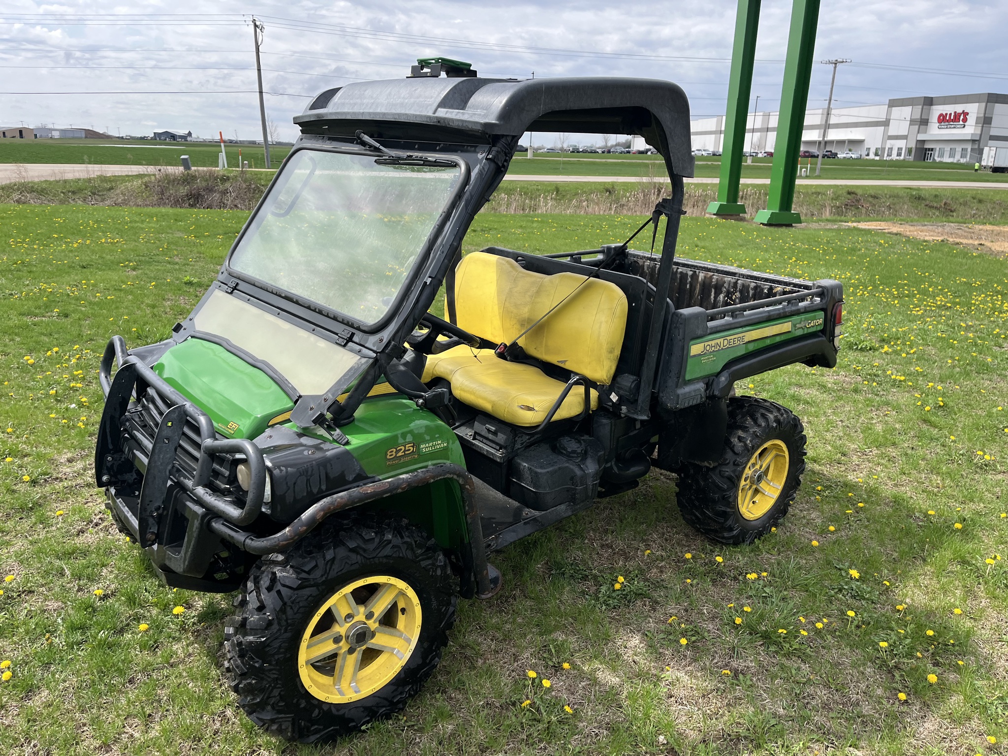  2014 John Deere XUV 825I GREEN at Heritage Tractor in Princeton, IL