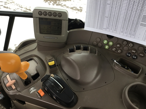 2011 John Deere 7330 - Photo11