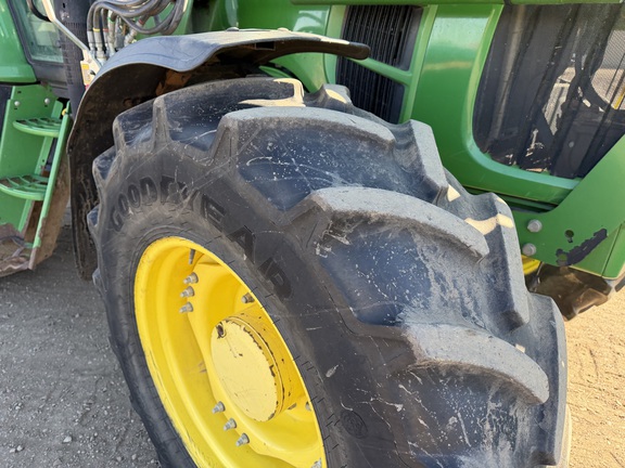 2011 John Deere 7330 - Photo12
