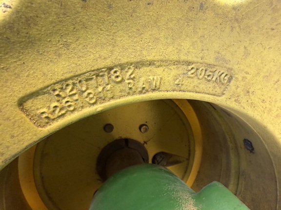2011 John Deere 7330 - Photo18