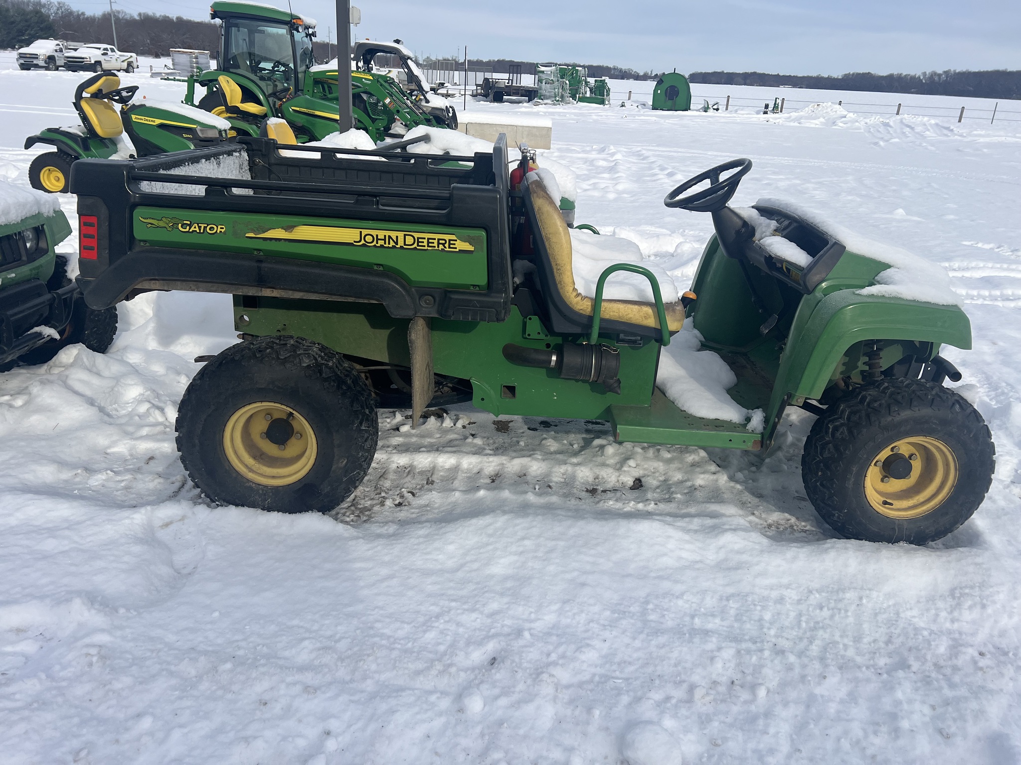 2010 John Deere TX 4X2 Image 2