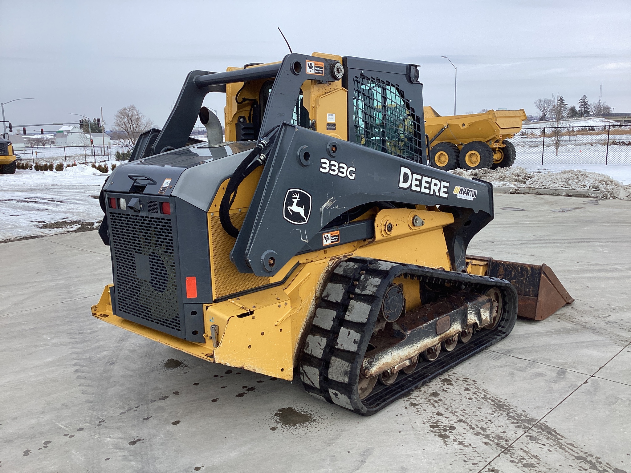 2018 John Deere 333G Image 5