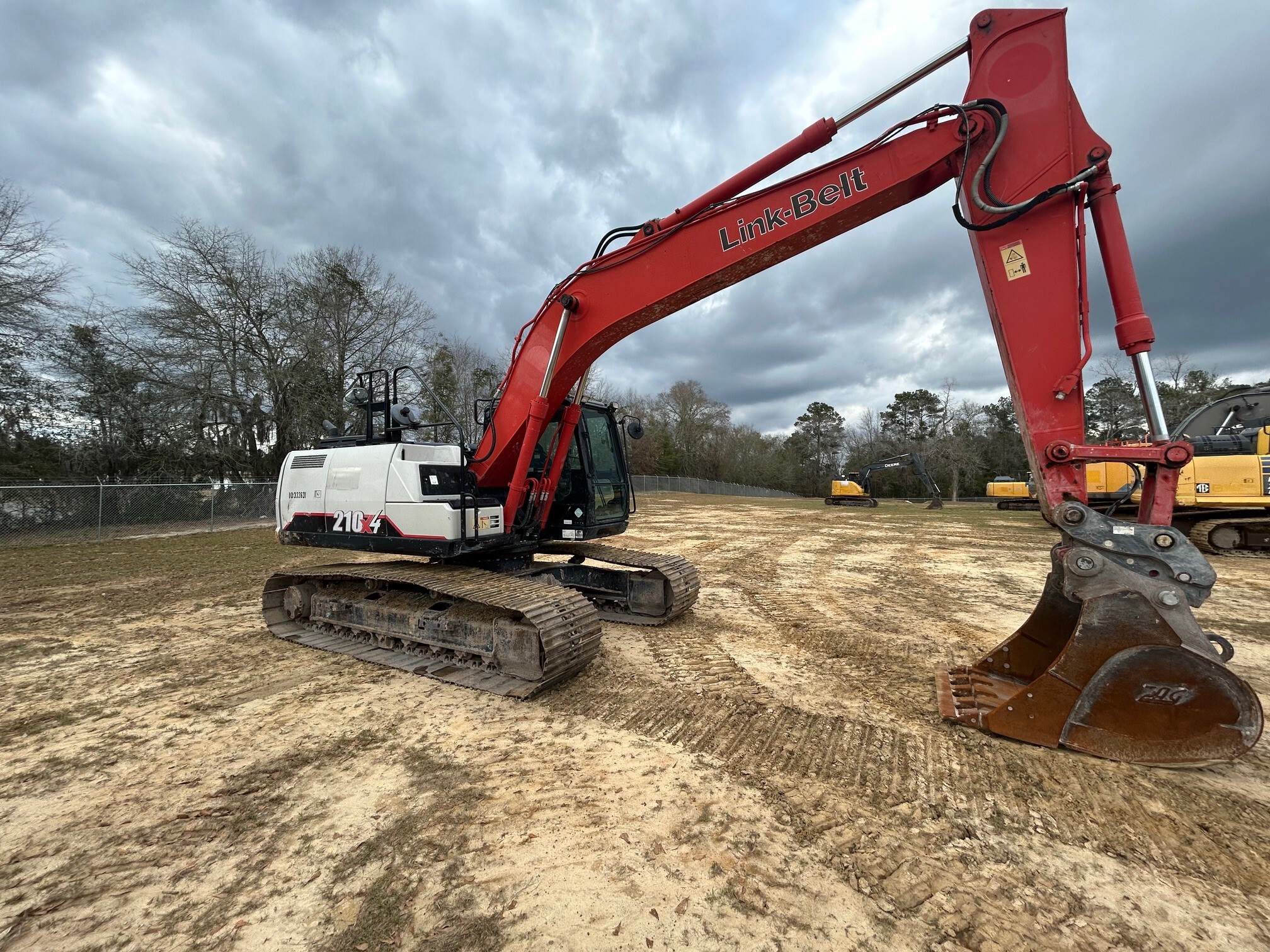 2021 Linkbelt 210 X4 Image 5