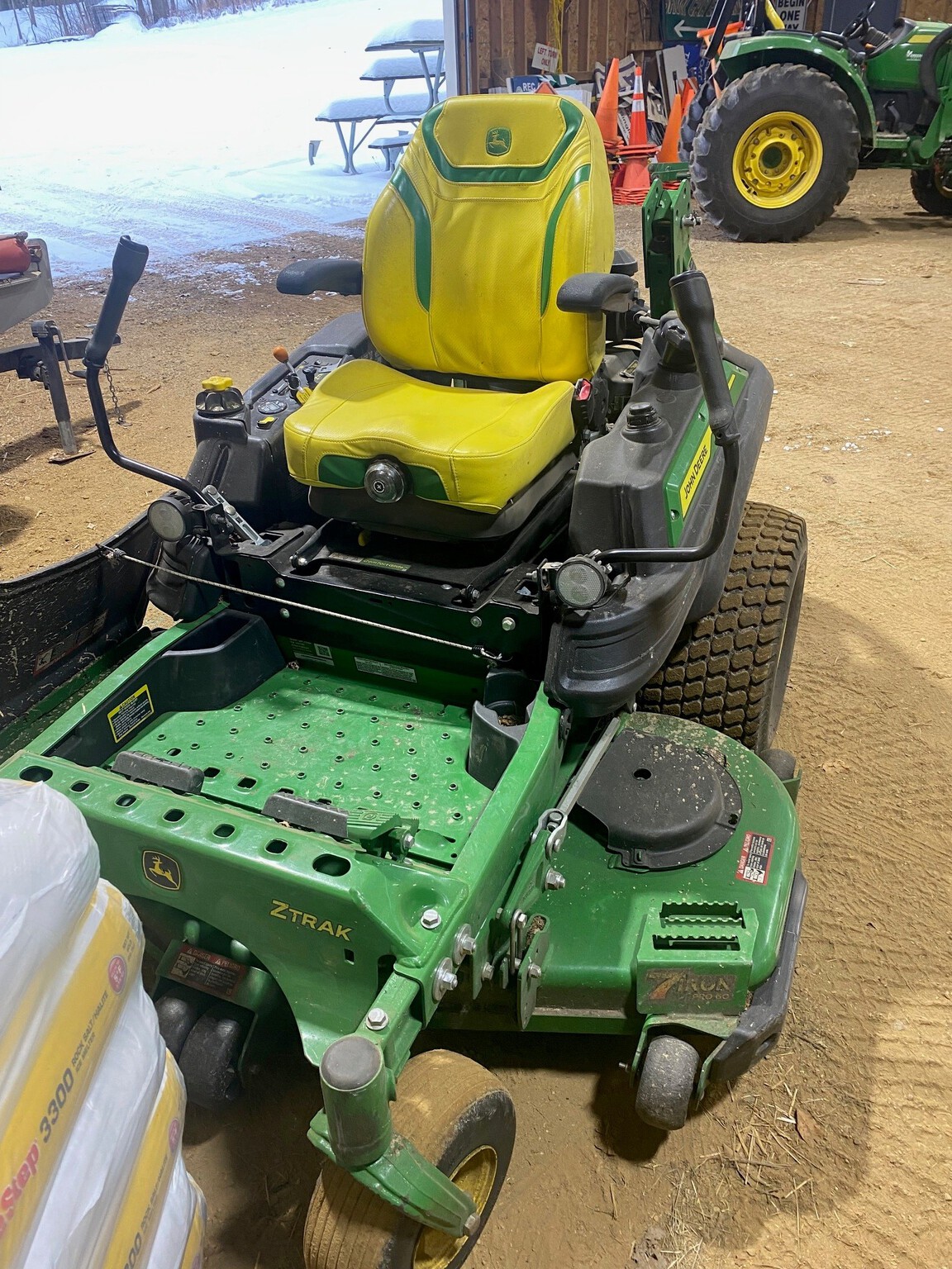 2023 John Deere Z970R Image 3