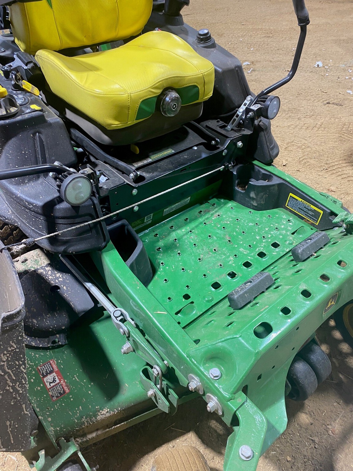 2023 John Deere Z970R Image 6