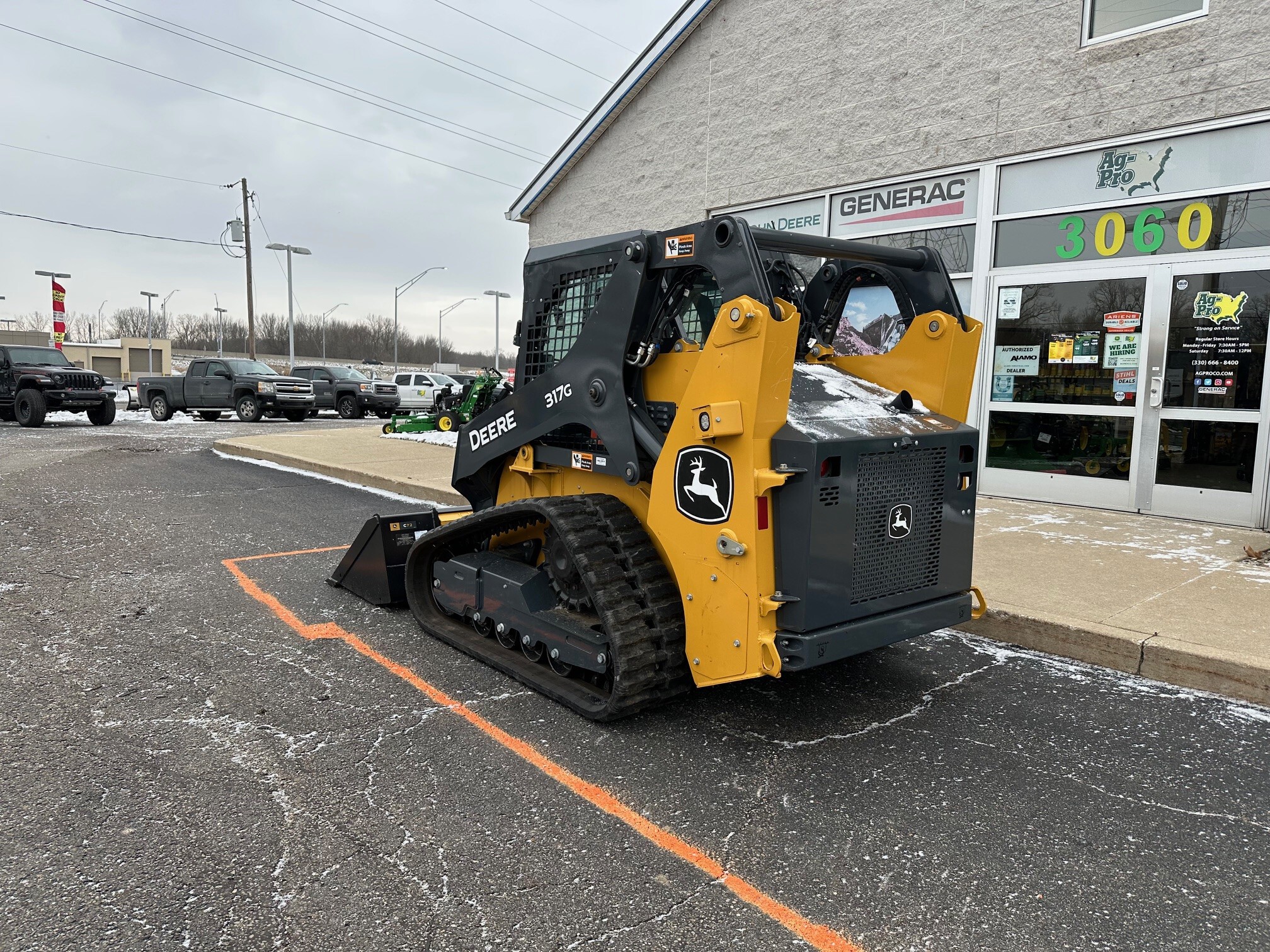 2025 John Deere 317G Image 3