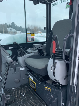 Photo of 2024 John Deere 35 P