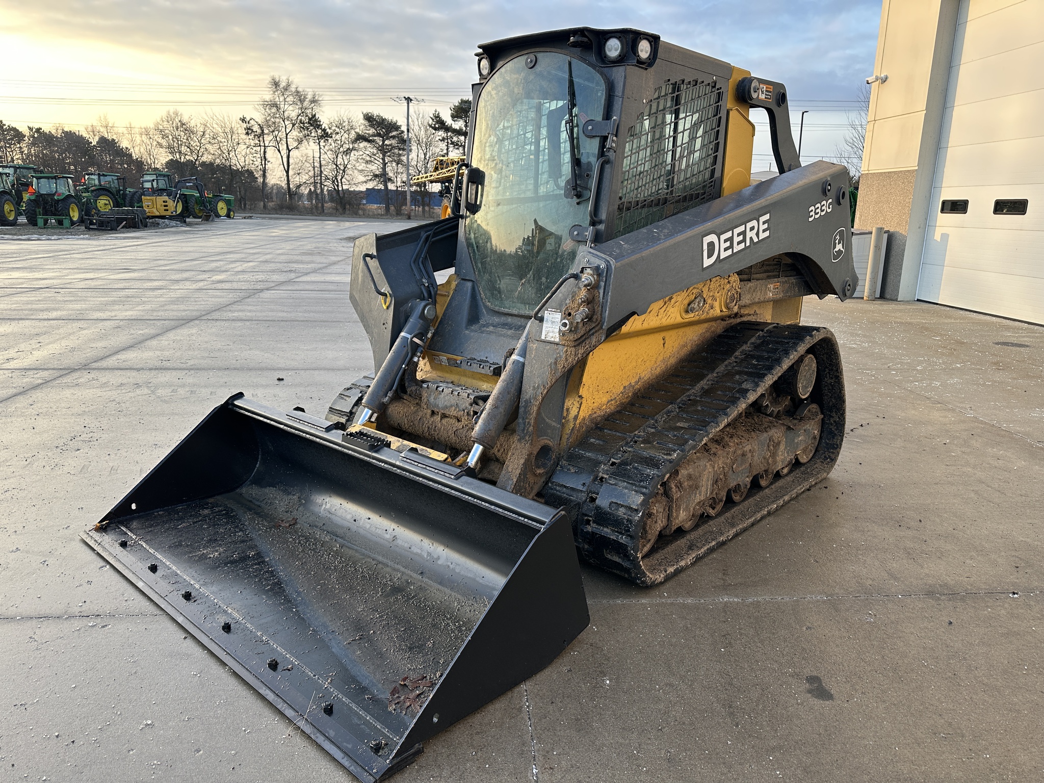 2019 John Deere 333G Image 1