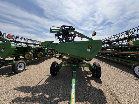 Used 2025 John Deere HDR 35 Combine Platforms at Horizon Ag & Turf in Lloydminster, AB - Photo2