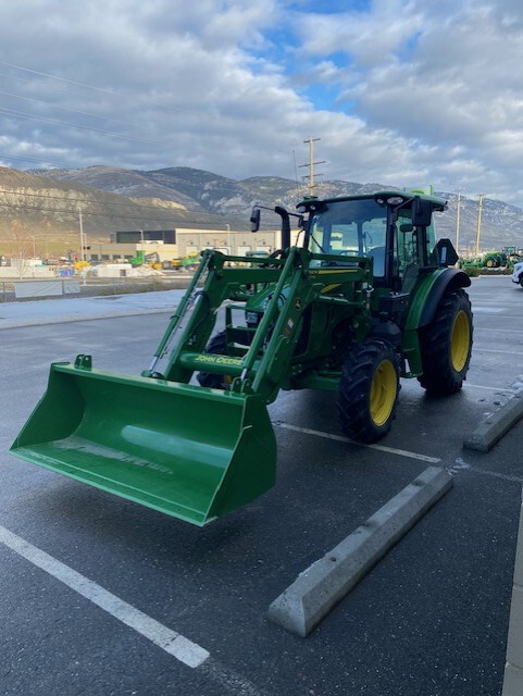 2024 John Deere 5105M Image 4