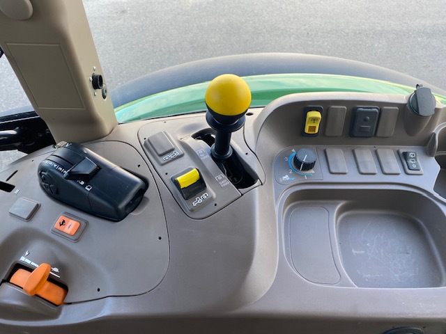 2024 John Deere 5105M Image 10