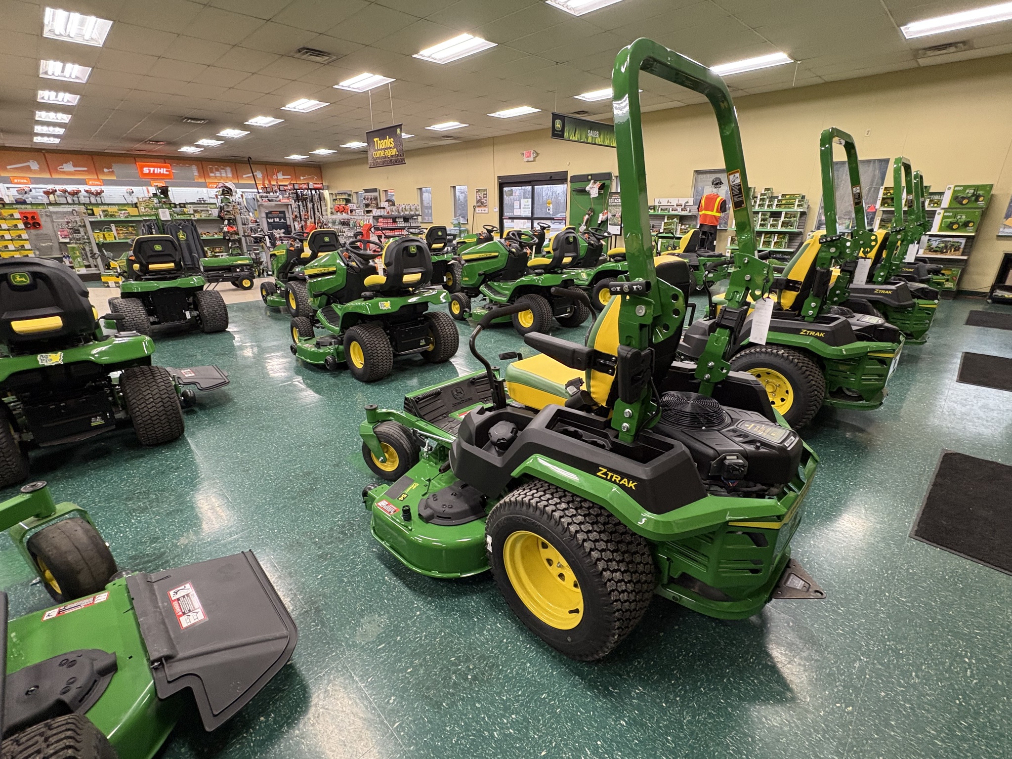 2025 John Deere Z545R Image 6