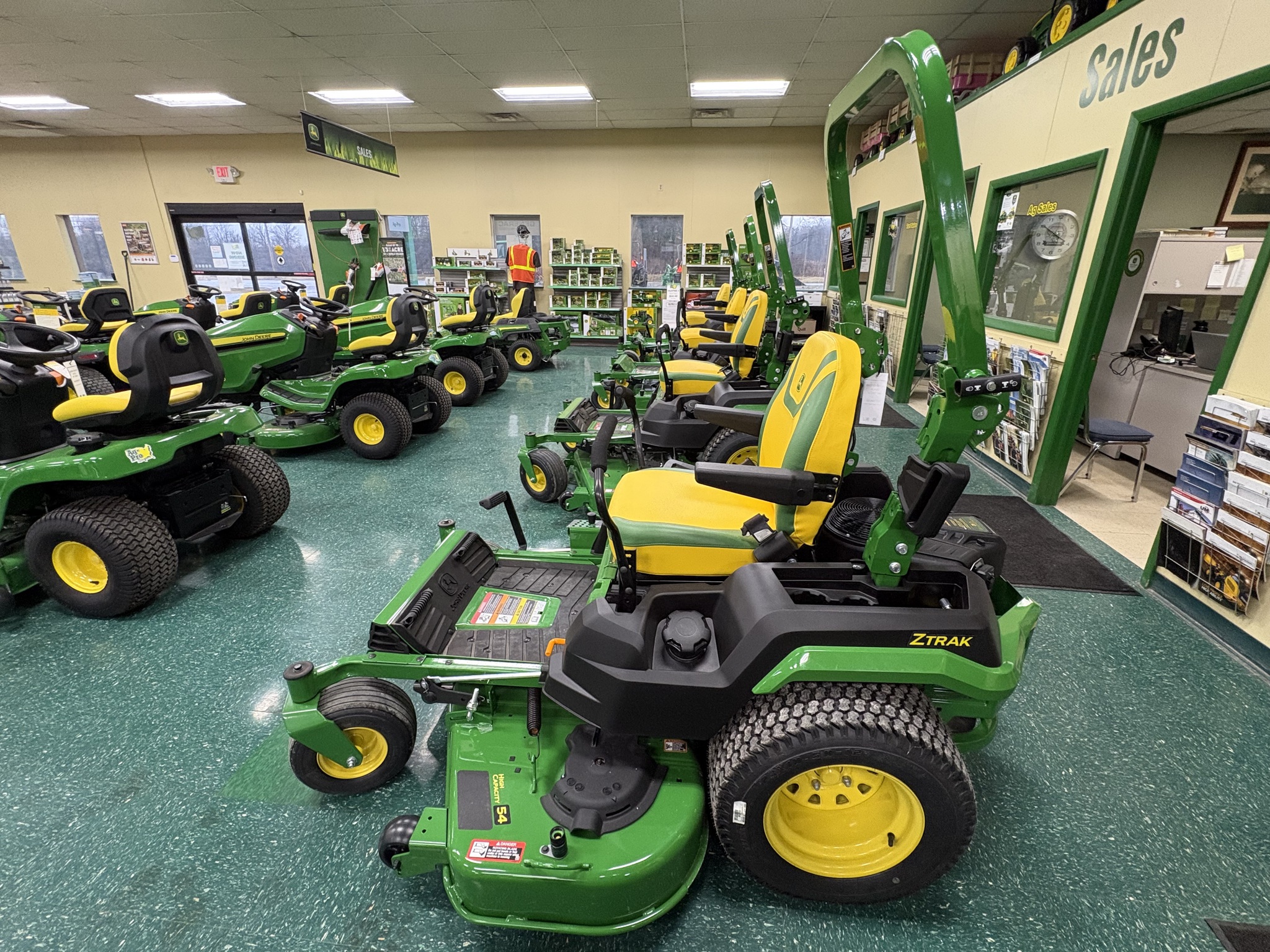 2025 John Deere Z545R Image 7