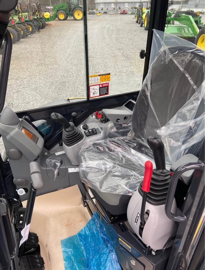 2025 John Deere 35 P Image 7