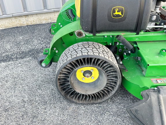 2023 John-Deere 661R