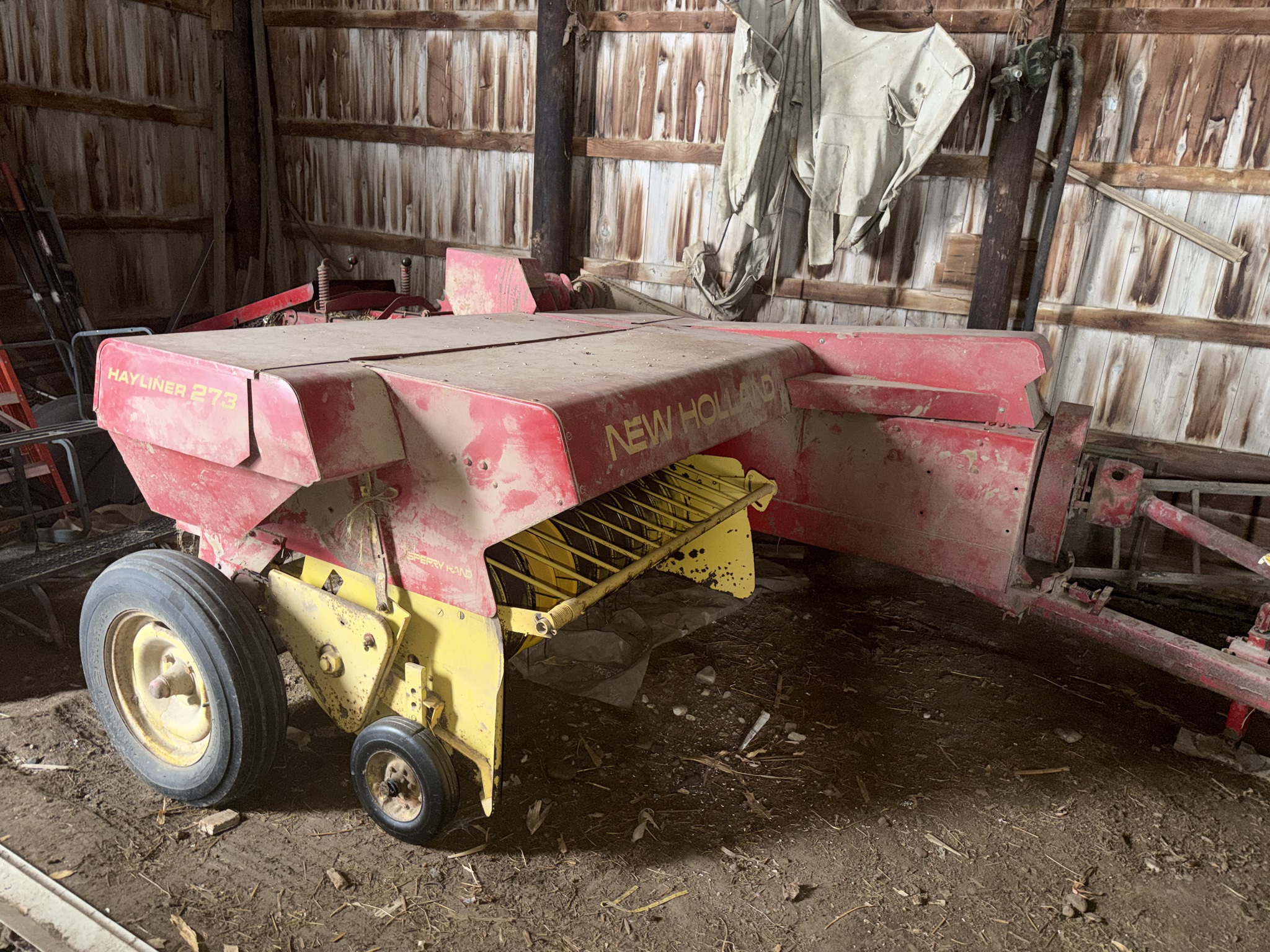 1973 New Holland 273 Image 1