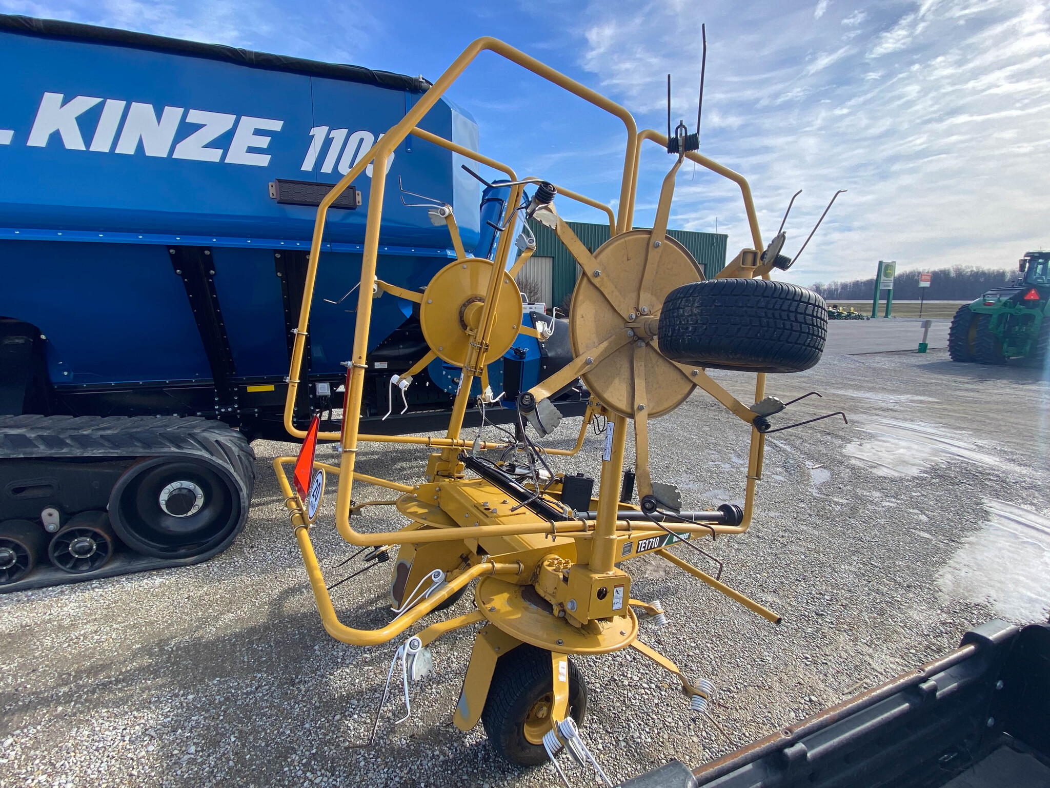 Used 2021 Vermeer TE1710 Tedders at Koenig Equipment in Greensburg, IN - PhotoXL5