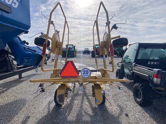 Used 2021 Vermeer TE1710 Tedders at Koenig Equipment in Greensburg, IN - Photo4