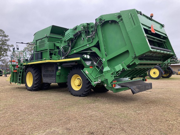 2021 John Deere CP690-4