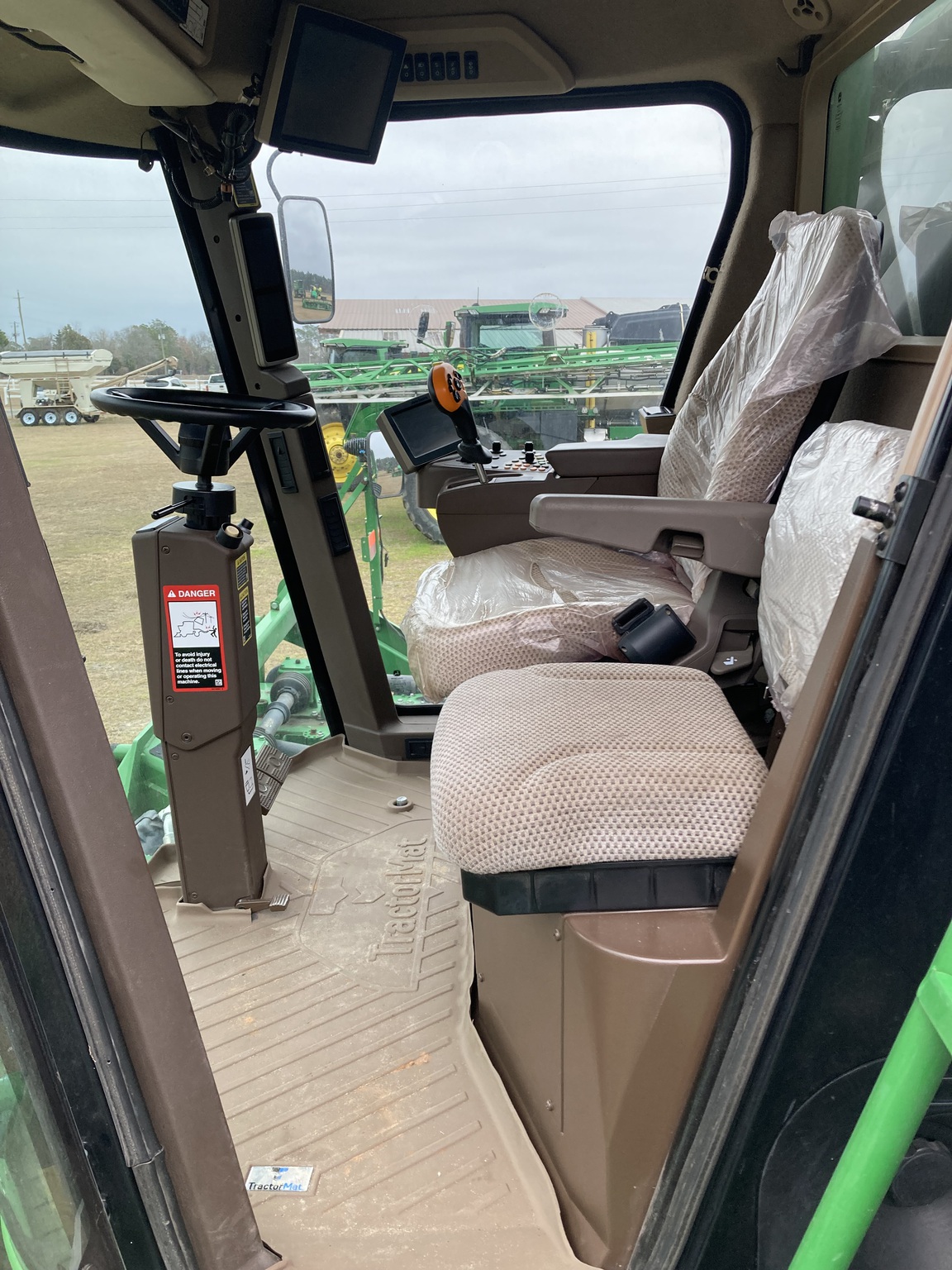 2021 John Deere CP690 Image 9