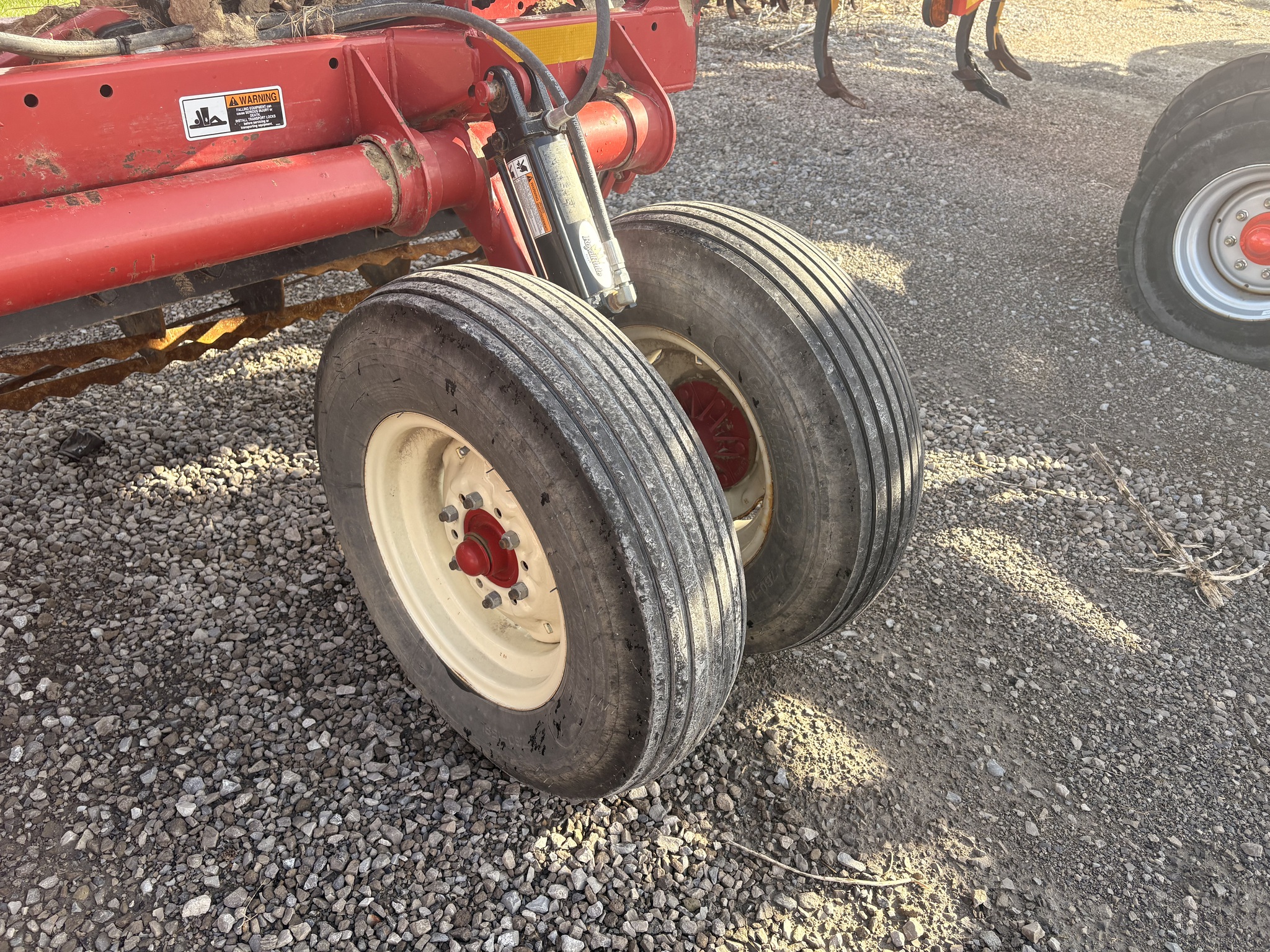 Unverferth 225 Image 10